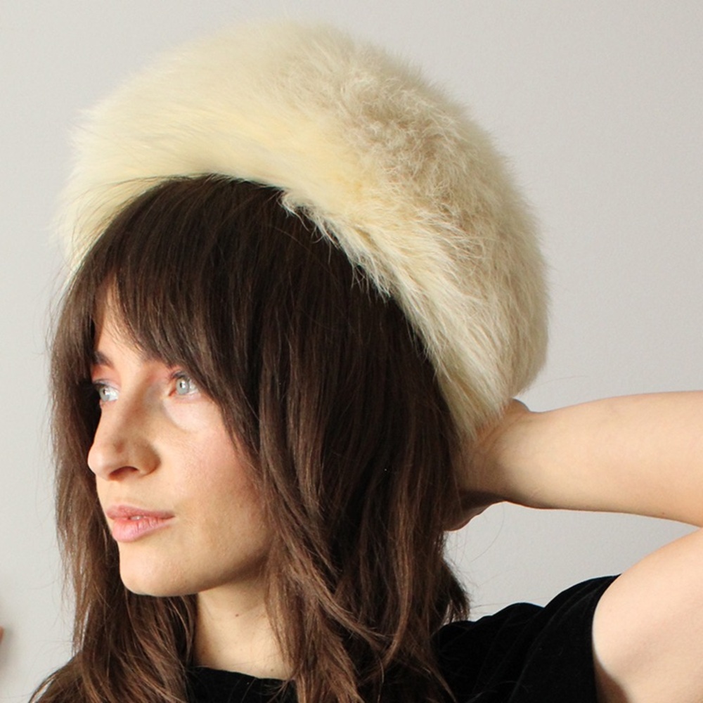 Luxury vintage Ivory Fur Women's Hat 1959’s with original box